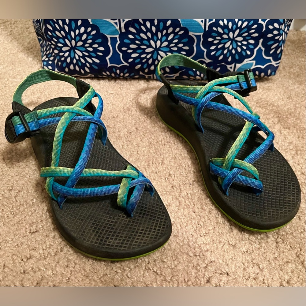 Chaco Women's Classic Cloud Aztec Water Sport Hiking Sandals Size 9 Green/Blue